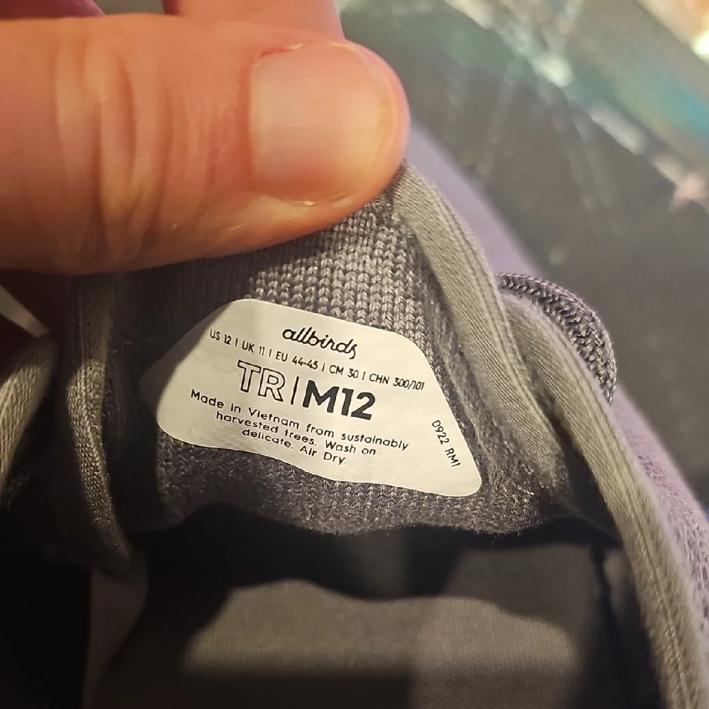 Allbirds Vibrant Pink Packaging - Picture 12 of 13